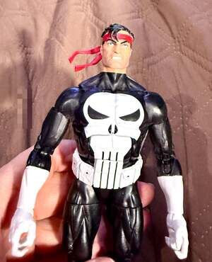Marvel Legends Retro Collection Series Punisher 6-Inch Action Figure
